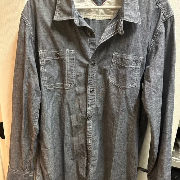 Tommy Hilfiger Men's Blue Button-Up Shirt size XL/ NWOT A101 - Picture 1 of 4